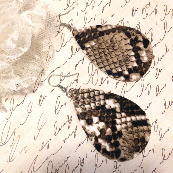 Snakeskin Leather Teardrop Earrings - Picture 4 of 5